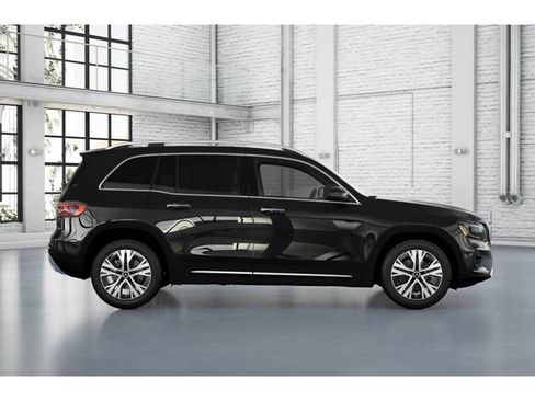 New 2026 Mercedes-Benz GLB 250 4MATIC image 2