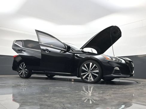 Used 2021 Nissan Altima 2.5 SR FWD image 45