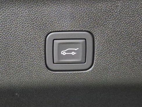 New 2026 Chevrolet Suburban LT image 25