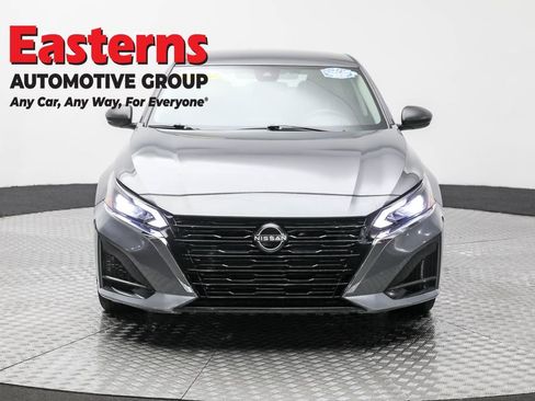 Used 2024 Nissan Altima 2.5 SV AWD/4WD image 2