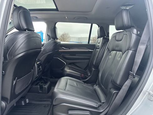 Used 2022 Jeep Grand Cherokee L Limited image 15