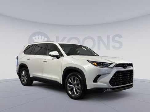 Used 2024 Toyota Grand Highlander AWD Hybrid image 10