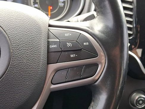 Certified 2019 Jeep Cherokee Limited image 25