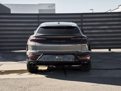 Used 2025 Lamborghini Urus SE image 14
