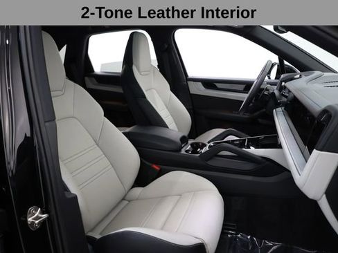 Used 2026 Porsche Cayenne AWD/4WD image 12