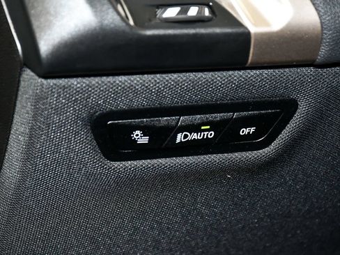 Used 2024 BMW iX xDrive50 w/ Sport Package AWD/4WD image 22