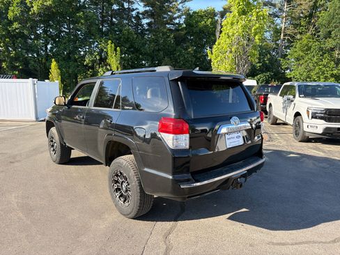 Used 2010 Toyota 4Runner Limited AWD/4WD image 7