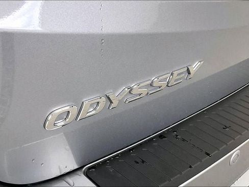 New 2026 Honda Odyssey Elite image 18
