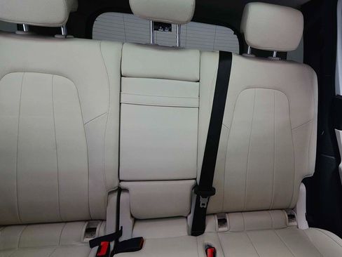 Used 2023 Mercedes-Benz GLB 250 image 10