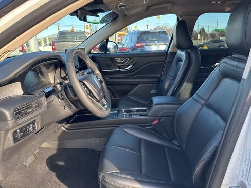 Used 2023 Lincoln Corsair AWD w/ Equipment Group 101A image 9