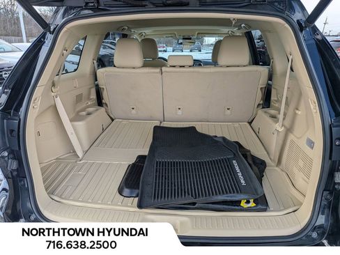 Used 2019 Toyota Highlander XLE image 38
