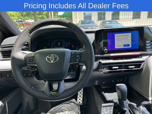 New 2026 Toyota Camry SE FWD image 11