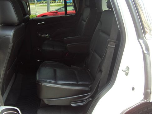 Used 2019 GMC Yukon SLT AWD/4WD image 10