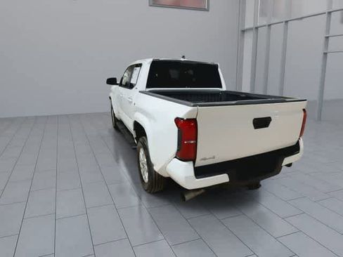 Used 2026 Toyota Tacoma SR5 AWD/4WD image 7