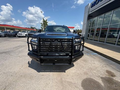 Used 2021 Chevrolet Silverado 2500 LTZ w/ LTZ Premium Package AWD/4WD image 6