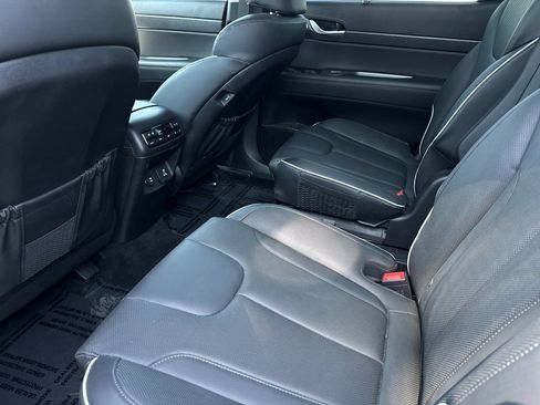 Used 2024 Hyundai Palisade Limited FWD image 12