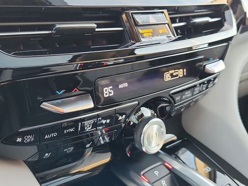 Certified 2025 Acura MDX SH-AWD w/ Advance Package image 18