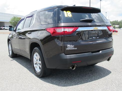 Used 2018 Chevrolet Traverse LT FWD image 5