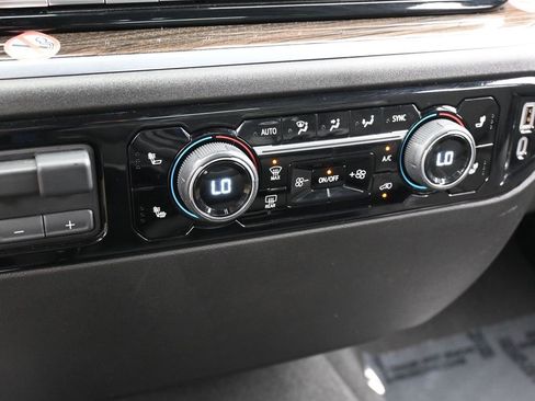 Used 2025 Chevrolet Silverado 2500 LT w/ Convenience Package image 21