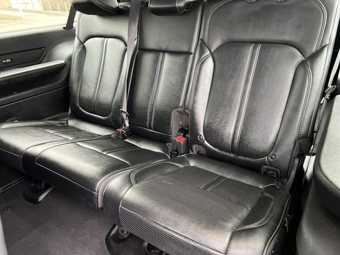 Used 2024 Jeep Wagoneer L Series II w/ Flexible Seating Group image 31