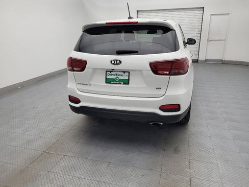 Used 2020 Kia Sorento LX image 7