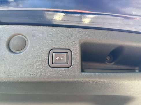 Used 2023 Chevrolet Equinox RS AWD/4WD image 35
