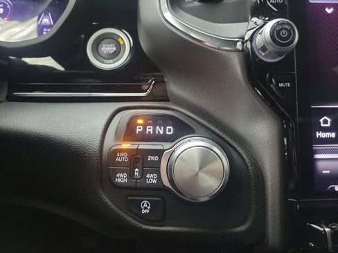 Used 2025 RAM 1500 Laramie image 13