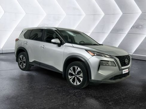 Used 2022 Nissan Rogue SV FWD image 1