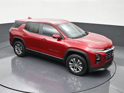 Used 2025 Chevrolet Equinox LT w/ Safety and Technology Package image 18