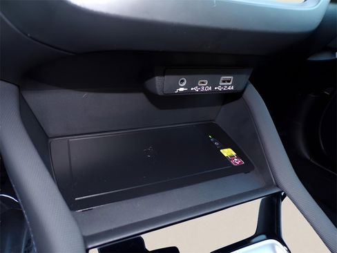 Certified 2025 Subaru Forester Premium image 23