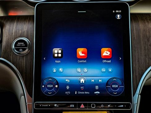 New 2025 Mercedes-Benz GLC 300 4MATIC image 16