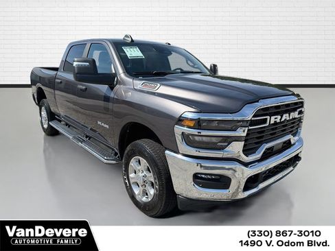 Used 2025 RAM 2500 Big Horn AWD/4WD image 1