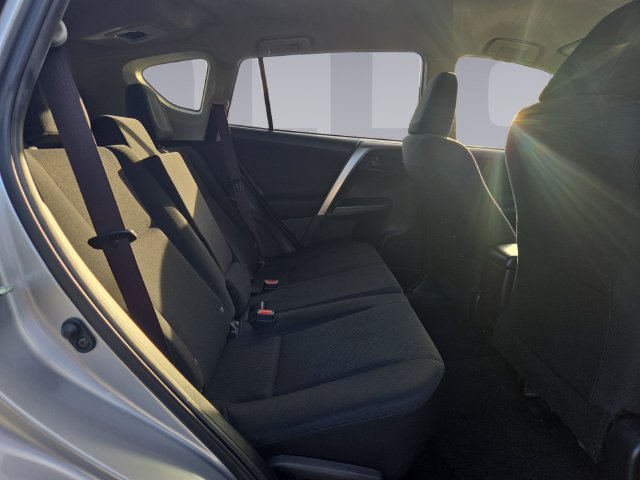 Used 2018 Toyota RAV4 LE w/ All Weather Liner Package AWD/4WD image 18