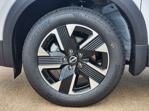 New 2026 Nissan Kicks SV w/ Cold Weather Package AWD/4WD image 11