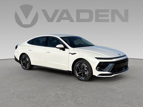 New 2026 Hyundai Sonata SEL image 1