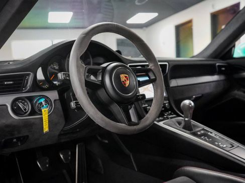 Used 2018 Porsche 911 GT3 RWD image 21