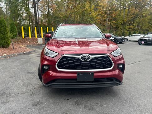 Used 2022 Toyota Highlander XLE image 8