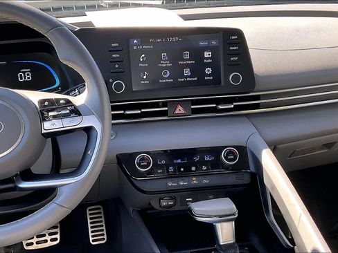 Used 2025 Hyundai Elantra Sport image 6