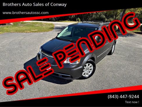 Used 2016 Chrysler Town & Country Touring w/ Driver Convenience Group image 1