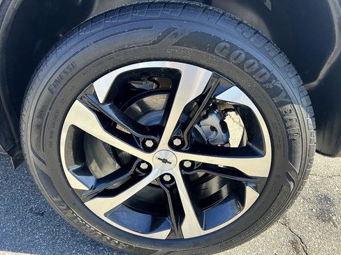 Used 2024 Chevrolet Trax RS image 10