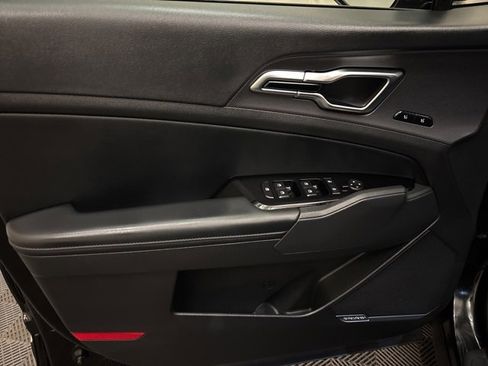 Certified 2025 Kia Sportage SX Prestige image 10