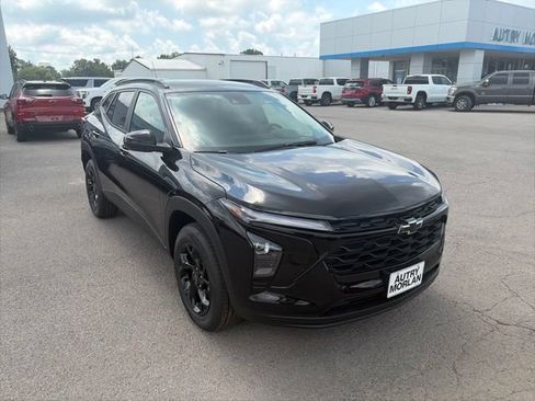 New 2026 Chevrolet Trax LT w/ Driver Confidence Package FWD image 8