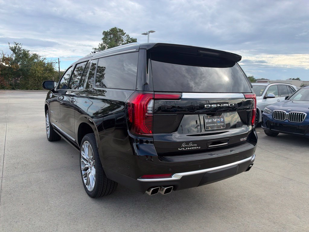Used 2025 GMC Yukon XL Denali w/ Denali Reserve Package AWD/4WD image 3