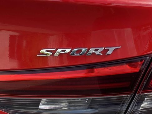 Used 2024 Honda Civic Sport image 9
