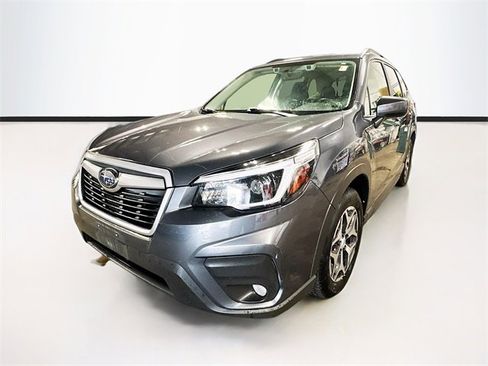 Used 2021 Subaru Forester Premium image 3