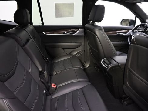 Certified 2024 Cadillac XT6 Premium Luxury w/ Platinum Package image 18