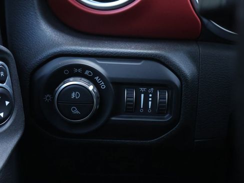 Used 2021 Jeep Gladiator Rubicon AWD/4WD image 39