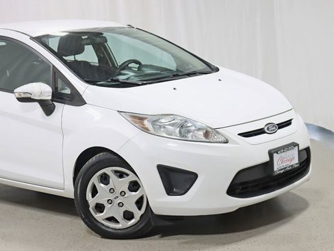 Used 2013 Ford Fiesta SE image 2