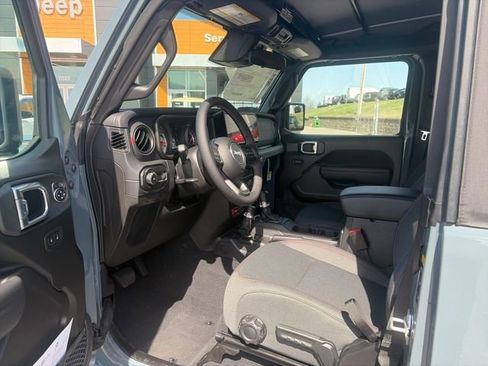 New 2026 Jeep Wrangler Rubicon w/ Xtreme 35 Tire Package image 17