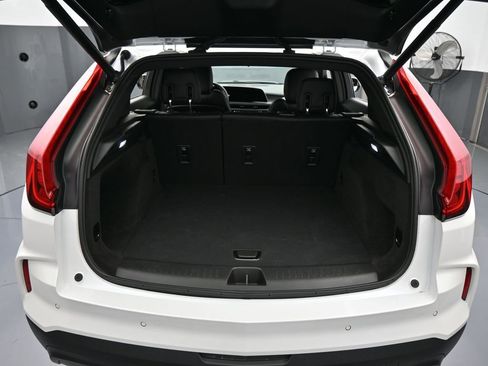 Used 2024 Cadillac XT4 Luxury w/ Cold Weather Package image 44